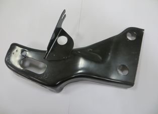 TOYOTA HILUX- PICK UP LN106- 89/97; ÖN TAMPON BAĞLANTI BRAKETİ SAĞ (TYG)